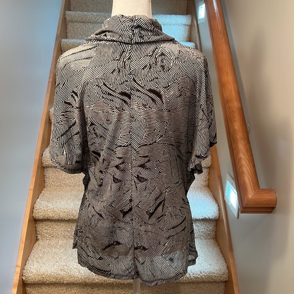 The Limited Black & White Sheer Cowlneck Top - M - Picture 3 of 5